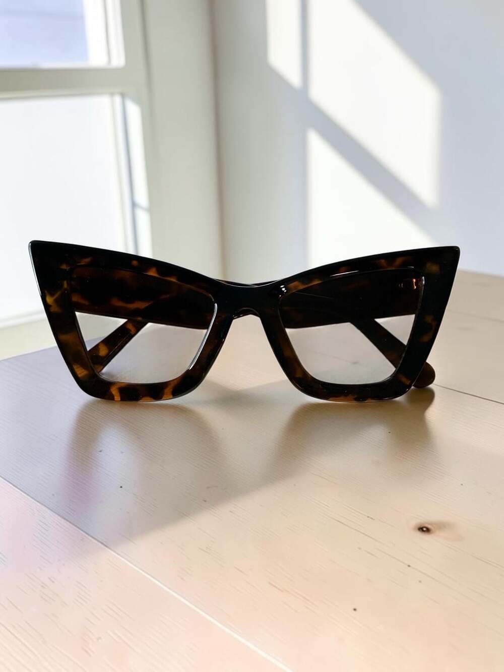 Retro Oversized Cat-Eye Tortoiseshell Fashion Sunglasses